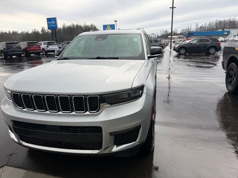 Used 2021 Jeep Grand Cherokee L Limited image 2