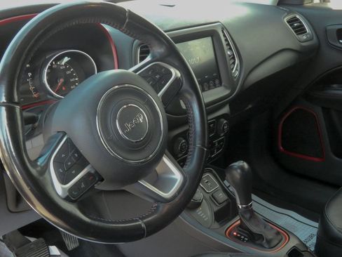 Used 2020 Jeep Compass Trailhawk AWD/4WD image 7