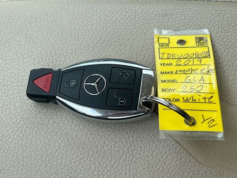 Used 2019 Mercedes-Benz GLA 250 4MATIC image 35