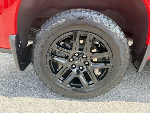 Certified 2023 Chevrolet Silverado 1500 RST w/ Z71 Off-Road Package AWD/4WD image 18