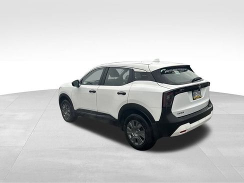 Certified 2025 Nissan Kicks S image 3