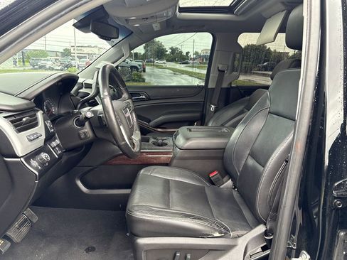 Used 2019 GMC Yukon XL SLT w/ Graphite Performance Edition RWD image 13