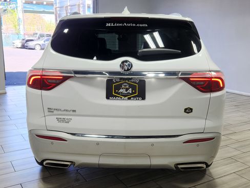 Used 2024 Buick Enclave Premium AWD/4WD image 4