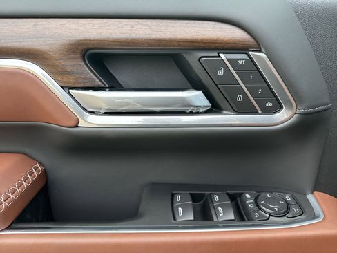 New 2026 GMC Sierra 2500 Denali Ultimate image 15