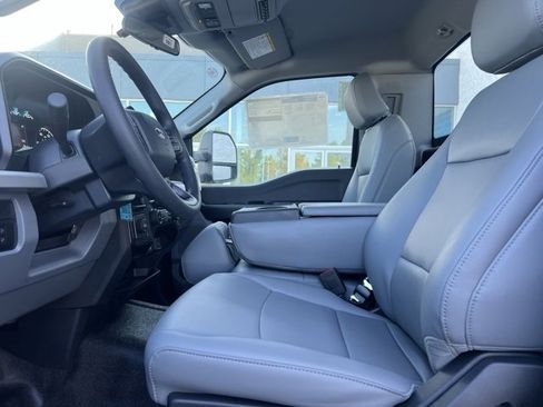 New 2026 Ford F350 XL w/ XL Chrome Package image 4