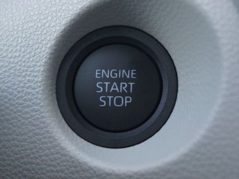 Used 2026 Toyota Corolla Cross LE AWD/4WD image 22