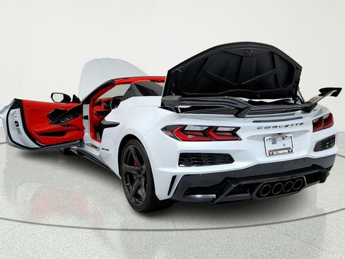 Used 2024 Chevrolet Corvette Z06 w/ Stealth Interior Trim Package RWD image 11