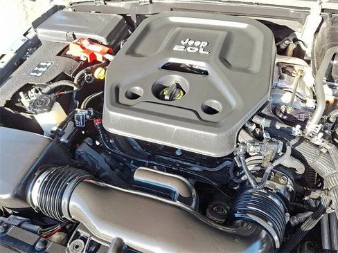 Certified 2020 Jeep Wrangler Unlimited Sahara image 27