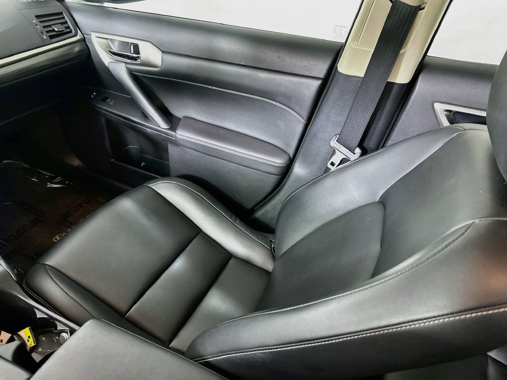 Used 2015 Lexus CT 200h w/ Seat Comfort Package FWD image 24