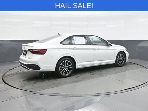 Used 2024 Volkswagen Jetta Sport image 7