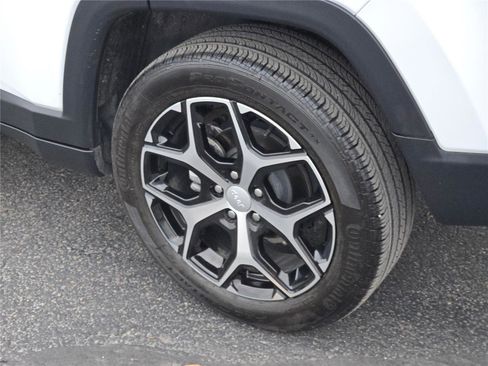 Certified 2024 Jeep Compass Limited image 18