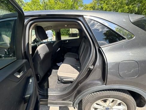 Used 2020 Ford Escape SE FWD image 15