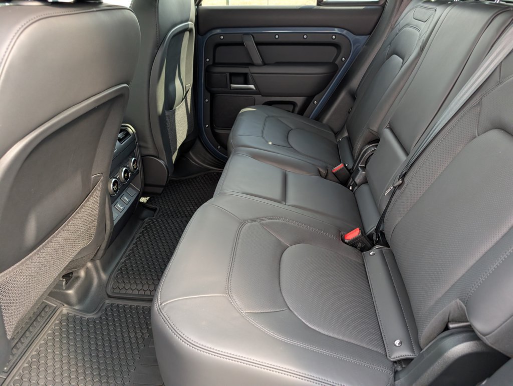 New 2026 Land Rover Defender 110 X-Dynamic SE AWD/4WD image 29