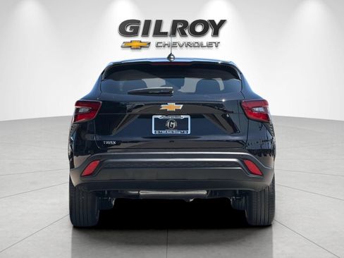 New 2026 Chevrolet Trax LS w/ LS Convenience Package FWD image 4