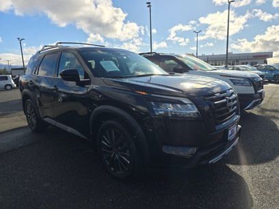 Used 2024 Nissan Pathfinder SL w/ SL Premium Package