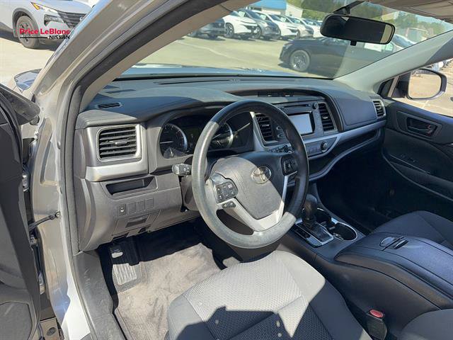 Used 2016 Toyota Highlander LE FWD image 22