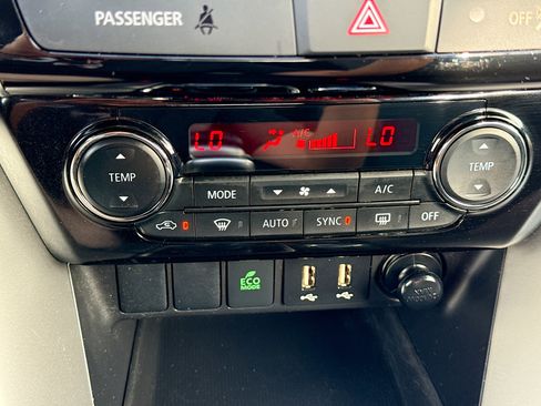 Used 2025 Mitsubishi Eclipse Cross AWD image 32
