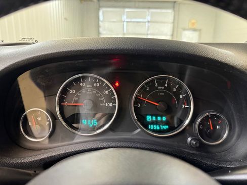 Used 2018 Jeep Wrangler Sahara AWD/4WD image 20