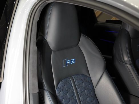 Used 2025 Audi RS 6 performance w/ Blue RS Design Package Plus image 32