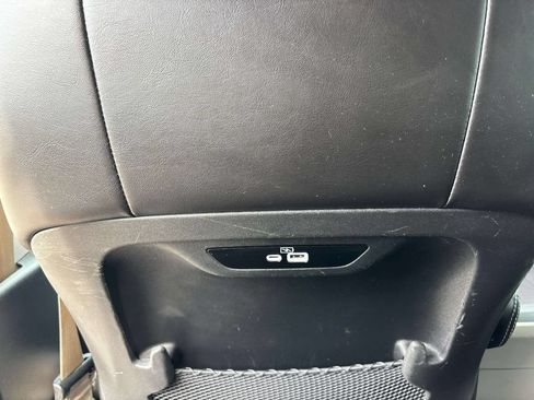 Used 2023 Chrysler Pacifica Touring-L FWD image 15