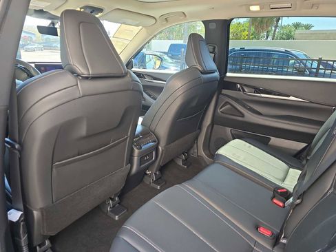 Used 2025 INFINITI QX60 Pure image 13