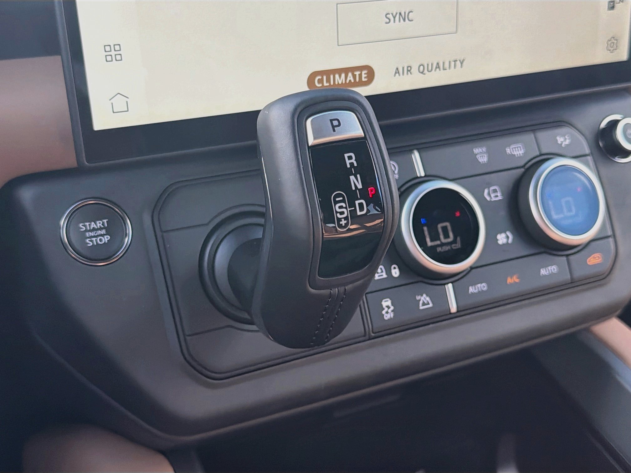 New 2026 Land Rover Defender 110 X-Dynamic SE AWD/4WD image 29