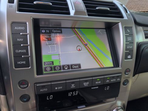 Certified 2020 Lexus GX 460 Premium w/ Premium Package AWD/4WD image 13