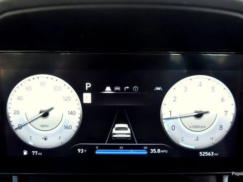 Used 2025 Hyundai Elantra SEL FWD image 14