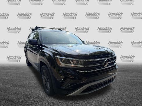 Used 2021 Volkswagen Atlas SE w/ Panoramic Sunroof Package FWD image 2