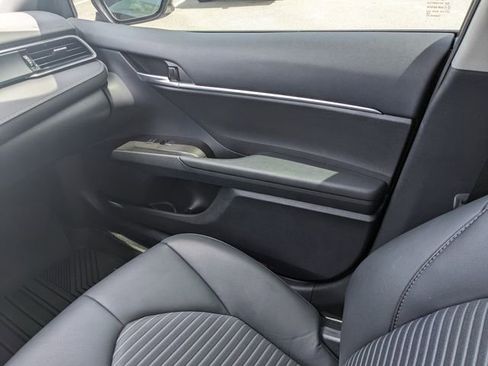 Used 2024 Toyota Camry SE image 18