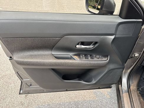 Used 2025 Nissan Kicks SV FWD image 37