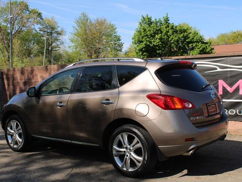 Used 2010 Nissan Murano LE w/ Navigation Pkg AWD/4WD image 3