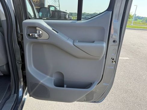 Used 2019 Nissan Frontier SV AWD/4WD image 14