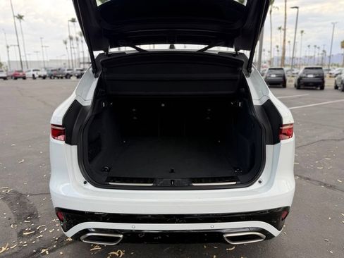 Used 2024 Jaguar F-PACE R-Dynamic S AWD/4WD image 18