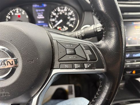 Used 2020 Nissan Rogue SV image 37