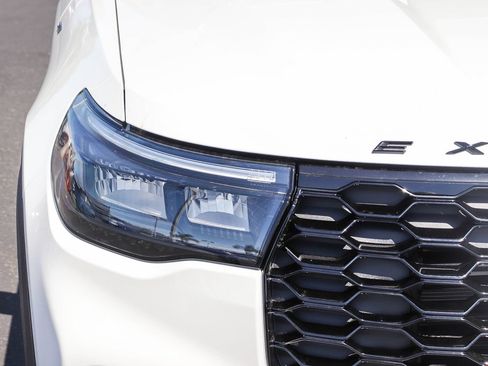 New 2026 Ford Explorer ST-Line RWD image 8