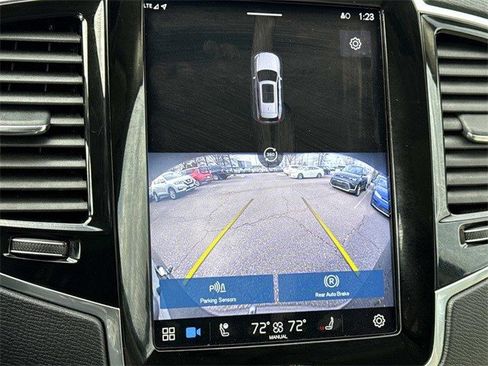 Used 2023 Volvo XC90 B6 Plus image 21
