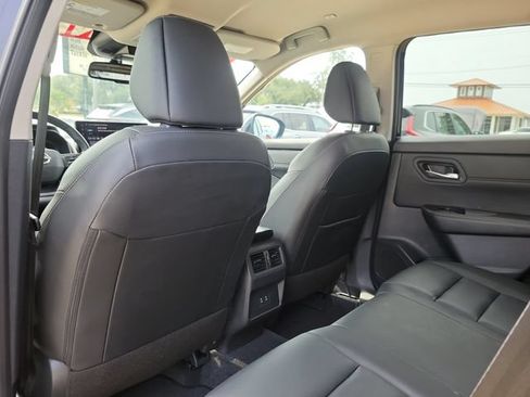 Used 2026 Nissan Rogue SL FWD image 28