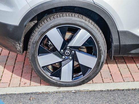 Used 2023 Volvo XC40 Recharge Ultimate image 10