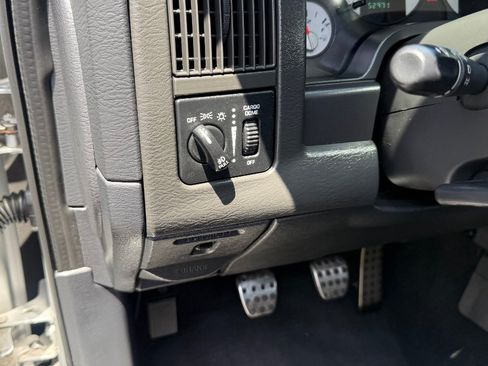 Used 2004 Dodge Ram 1500 Truck 2WD Regular Cab image 17