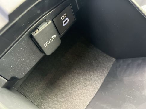 Used 2025 Toyota Corolla LE image 29