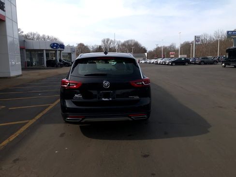 Used 2018 Buick Regal Essence w/ Driver Confidence Package #1 image 6