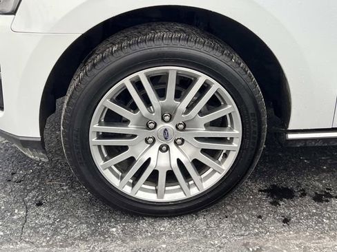 Used 2024 Ford Expedition Limited image 10