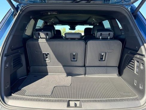 Used 2026 Buick Enclave Preferred w/ Power Package image 6