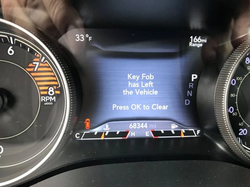 Used 2019 Jeep Cherokee Limited w/ Technology Group image 19