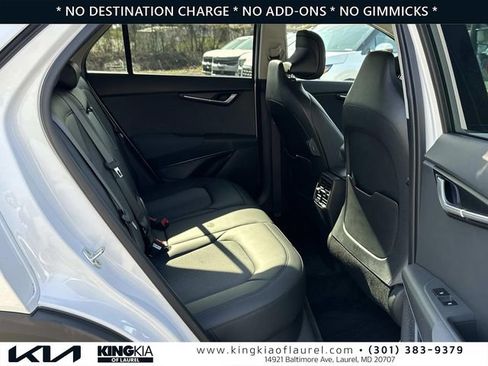 Used 2023 Kia Niro EX w/ EX Cold Weather Package image 17