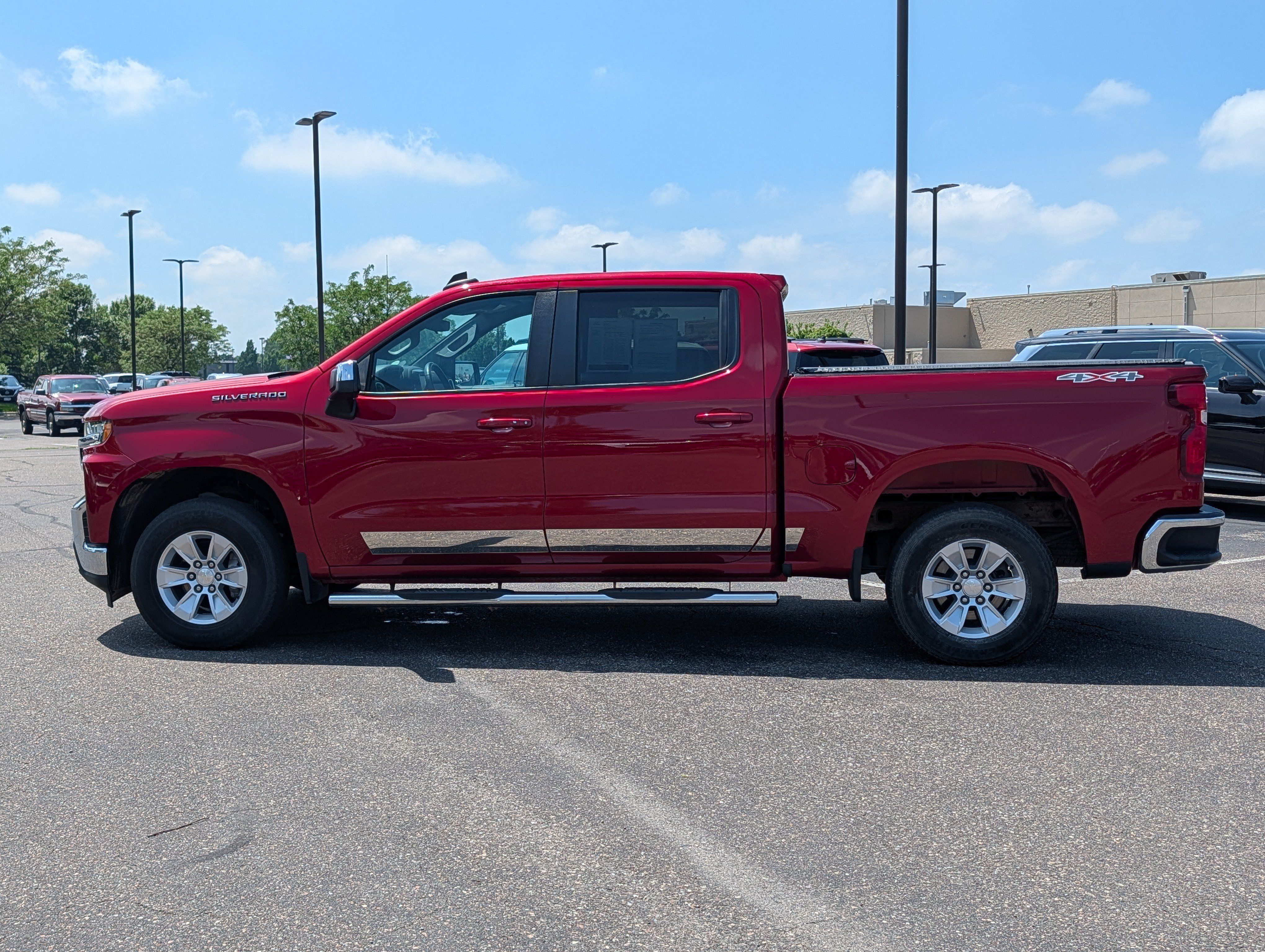 Used 2021 Chevrolet Silverado 1500 LT AWD/4WD image 2