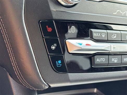 Used 2020 Ford Explorer Platinum w/ Premium Technology Package image 34