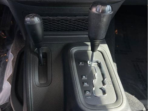 Used 2017 Jeep Wrangler Unlimited Sport AWD/4WD image 15