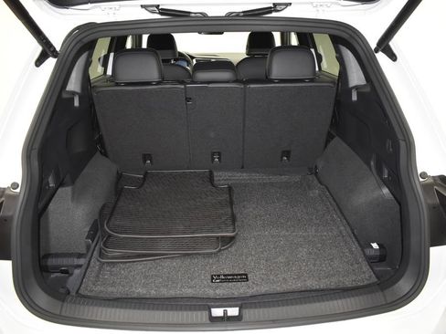 Used 2024 Volkswagen Tiguan SEL R-Line AWD/4WD image 41